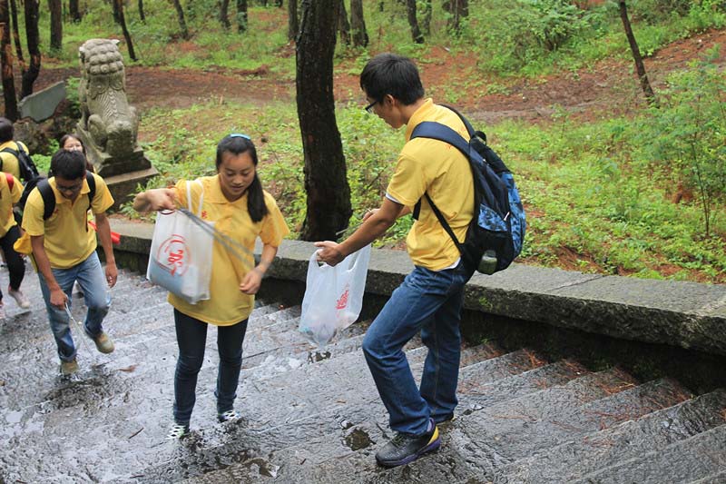 ��ǧ�{ɽ����ͽ����߻��(d��ng)�����(du��)�T����ʰ���^(q��)�����������Ƶĭh(hu��n)��������