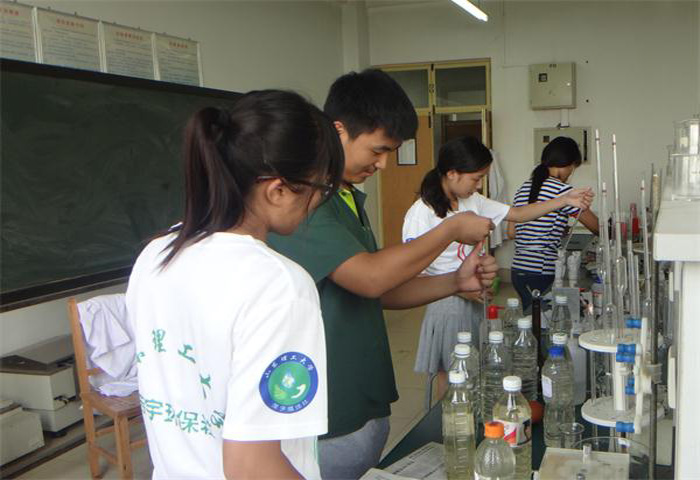 ꠆T���ڌ���Ҍ��ɼ��؁���ˮ���M(j��n)�Ќ�����,������Ҫ����ˮ�ӵ�PH�������늌�(d��o)�ʡ������ȹ����ָ��(bi��o)�ęz�y����(sh��)��(j��)�M(j��n)��̎����