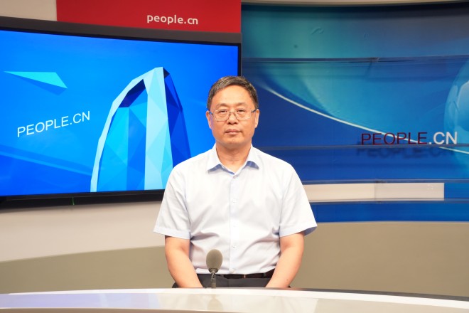 中國(guó)藝術(shù)研究院院長(zhǎng)、黨委副書(shū)記周慶富做客人民網(wǎng)。張力洋攝