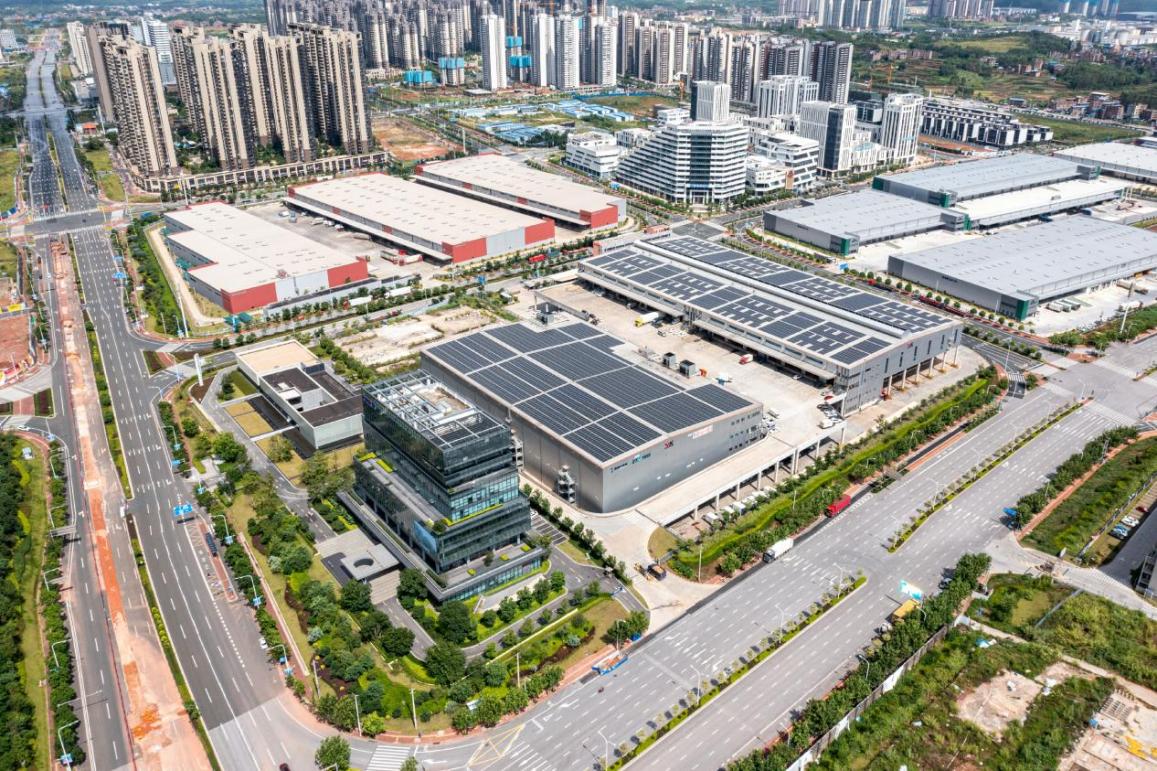 中新南寧國(guó)際物流園航拍圖。 人民網(wǎng) 嚴(yán)立政攝